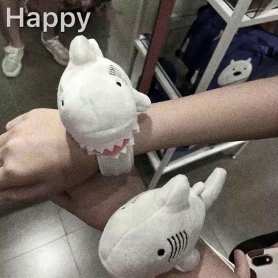 背景图   你和星星很配，大概是因为遥不可及吧