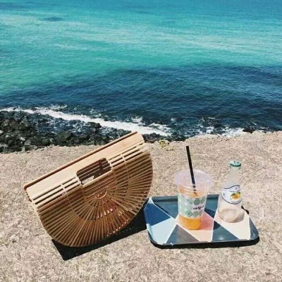安奈 小清新背景图 他朝我走来 衣袂飘飘 眼底清明