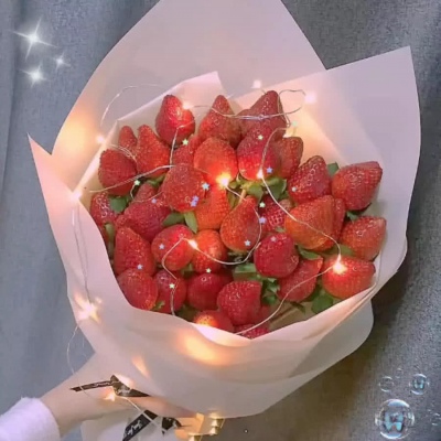日常更图  草莓背景图