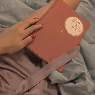 背景图    最想说的话，藏在眼睛里，草稿箱里，还有梦里
