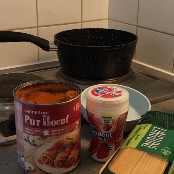 皆甜:食物背景图/反复纠结 草率决定 迅速后悔