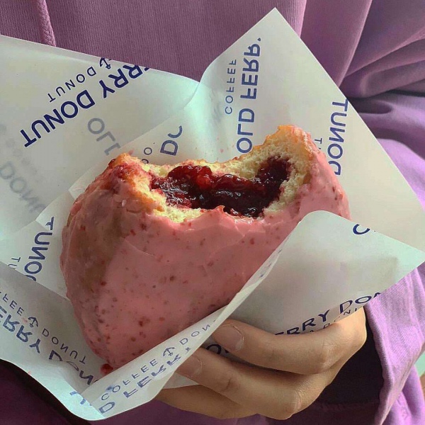 皆甜:食物背景图/反复纠结 草率决定 迅速后悔