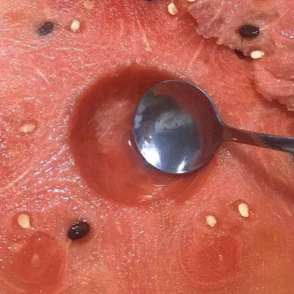 皆甜:食物背景图/反复纠结 草率决定 迅速后悔