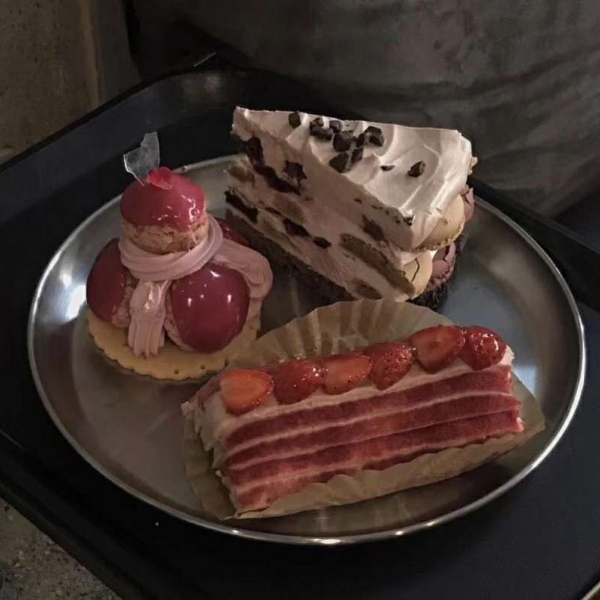 皆甜:食物背景图/反复纠结 草率决定 迅速后悔