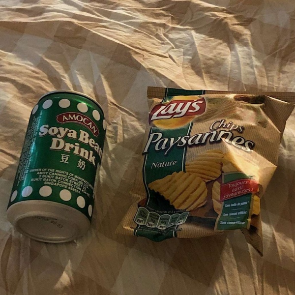 皆甜:食物背景图/反复纠结 草率决定 迅速后悔