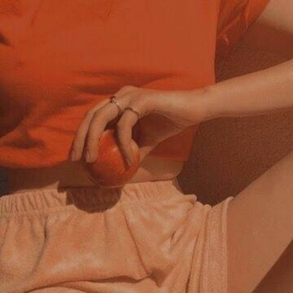 R-红色系背景图  一个定律 被追到的人反而更痴情 ?