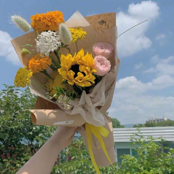 阿兴：唯美花束 静物头像