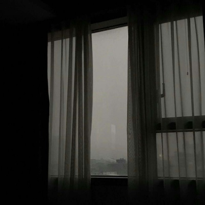 唯美ins风    七月有风  八月有雨  九月有你  沈俞讪