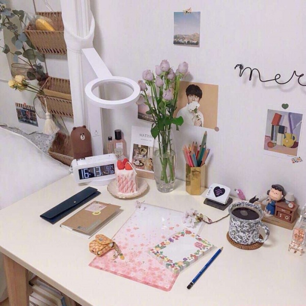 甜词  ins温馨背景图  想要在这种房间下学习