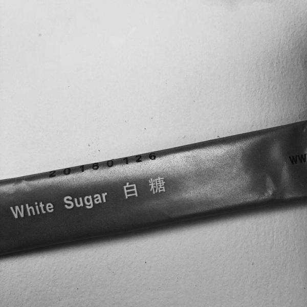空间丧系背景图/病的是这个世界吧 吃药的却是我 说不定哪天s了 开心点吧.