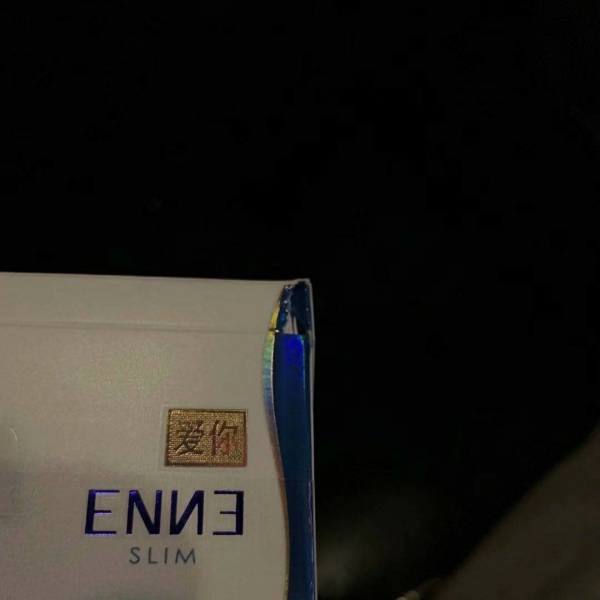 空间丧系背景图/病的是这个世界吧 吃药的却是我 说不定哪天s了 开心点吧.