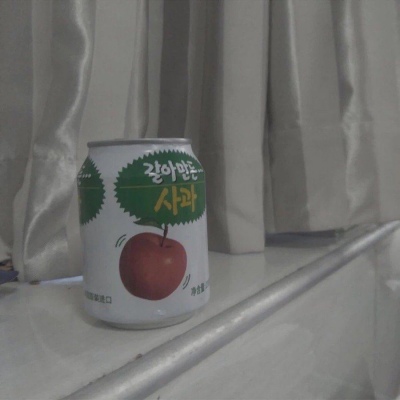 高清极简风微信头像  七妎  算一算这个月的运气也该到账了