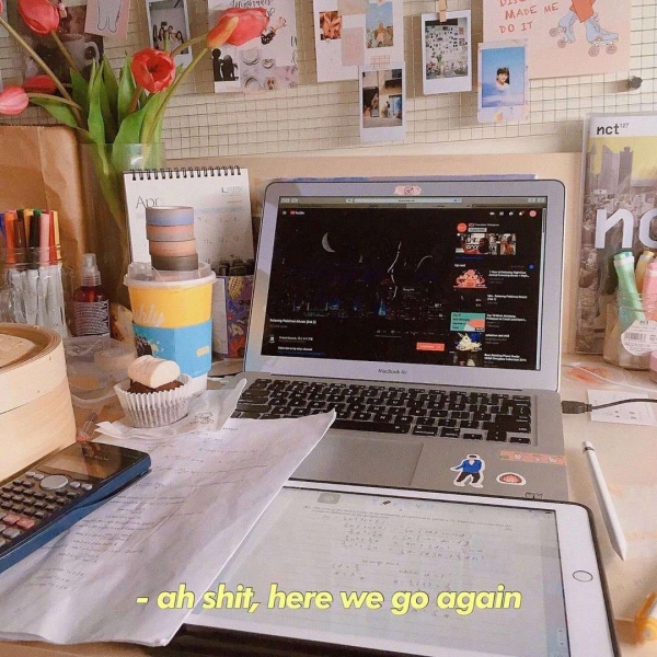 阿兴：少女心爆棚的书桌