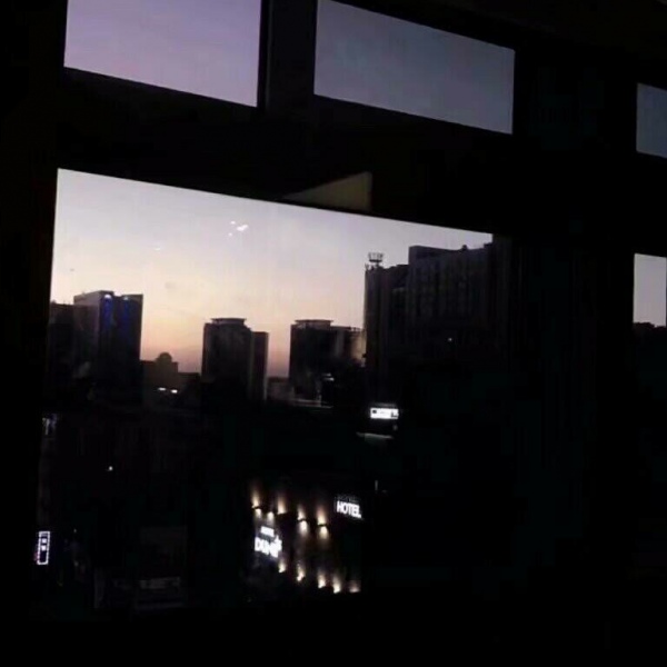 ins风唯美空间背景图/活在这个世界上 还真是打扰了.