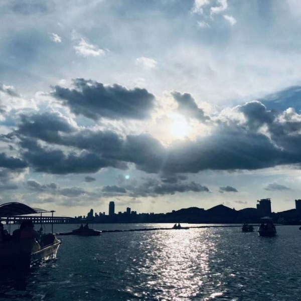 ins风唯美空间背景图/活在这个世界上 还真是打扰了.