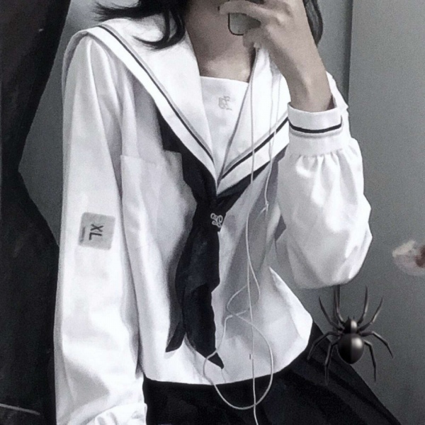 皆甜:校园制服女头/不要害怕孤独 因为这个世界上 肯定有人正向你走来