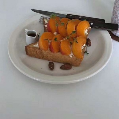 皆甜:橙色背景图/秋风吹渭水 落叶满长安