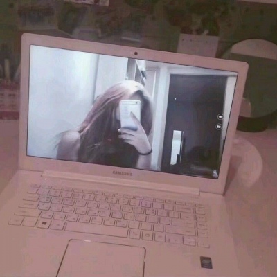 林知晚  ins唯美手写带电脑背景图