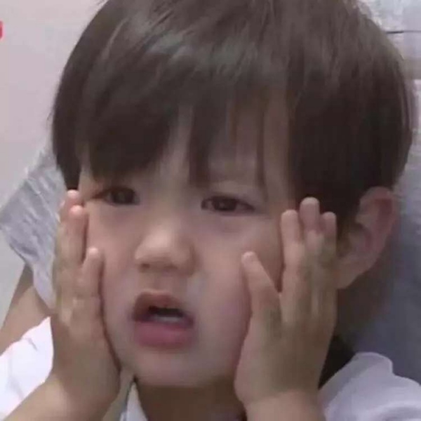 江酒/可爱沙雕的头像/有人提着酒瓶 摇摇晃晃对月亮说我想你.