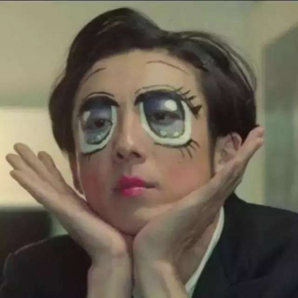 江酒/可爱沙雕的头像/有人提着酒瓶 摇摇晃晃对月亮说我想你.