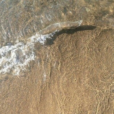 筱詞：暖色系背景/希望晚风可以吹来很多夏天的好消息