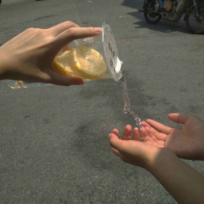 允言/小清新治愈系头像     见过万家灯火 没见过有一盏属于我