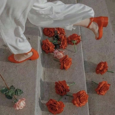 林之煜☆  红色背景图