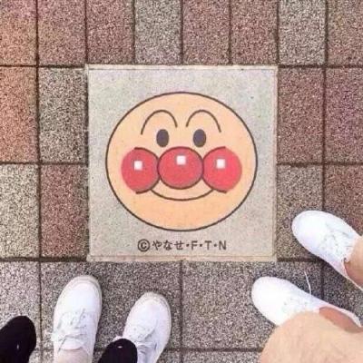 背景图    海底月是天上月，眼前人是心上人