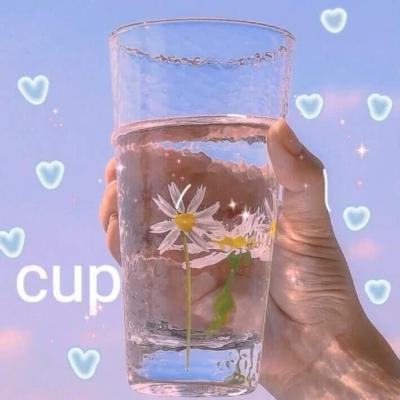 背景图    海底月是天上月，眼前人是心上人