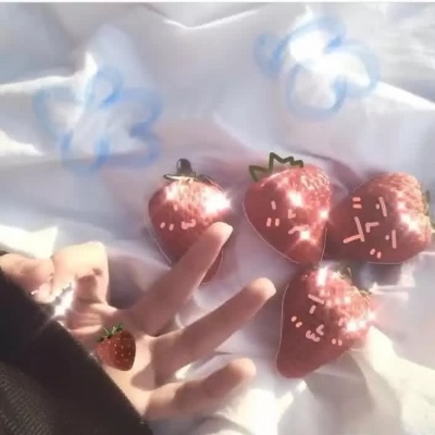 宋知意/唯美ins仙气背景图  所有的温柔 眷恋都是对你灿若星辰的喜欢