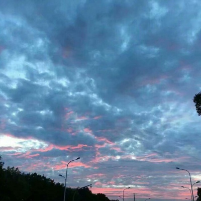 天空唯美美图  ?  云层下面的世界是你想不到的