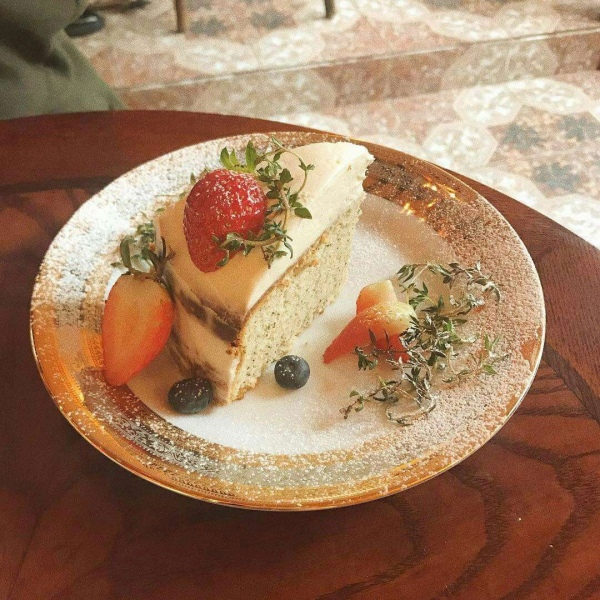 白灏宇:风景静物头像/甜点/饮料/人间城里皆是众生，难逃世俗