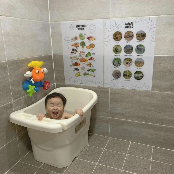 江奕/萌娃洗澡图片/二传gx/图源微博/洗澡澡超开心