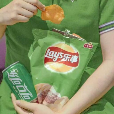 颜色.得成比目何辞死，愿作鸳鸯不羡仙?