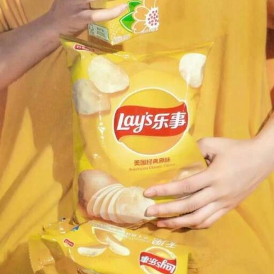 颜色.得成比目何辞死，愿作鸳鸯不羡仙?