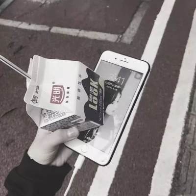 顾妍：风景静物唯美背景图  -枯木逢春 苍翠欲滴帆船遇风