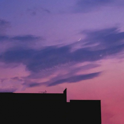 唯美背景图/天空/日复一日的活着 没有很难过 也没有很快乐。