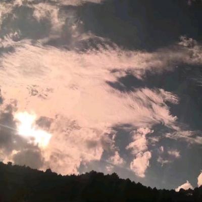 背景图 灯光熄灭 你还在等那个等不到的人