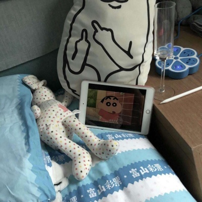 江奕/ins唯美朋友圈背景图/南来北往不辜负生活不迷失方向