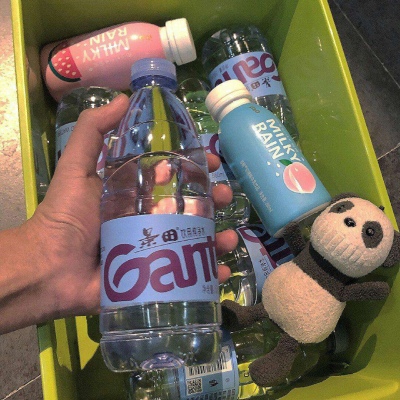 江奕/美食背景图朋友圈壁纸/要星光要月亮 要世界投降 更要在你身旁 ?