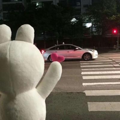背景图 爱而不得 痴心妄想 还是放弃