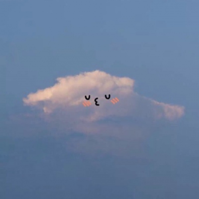 沈曦：唯美可爱天空云朵背景图