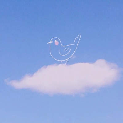 沈曦：唯美可爱天空云朵背景图