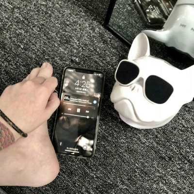 允言/可爱背景/我终于将你视为平常 看一眼也会觉得多余。