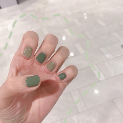 江喻绾        手控/背景图/绿色/记住我的好 或者记住我就好。?