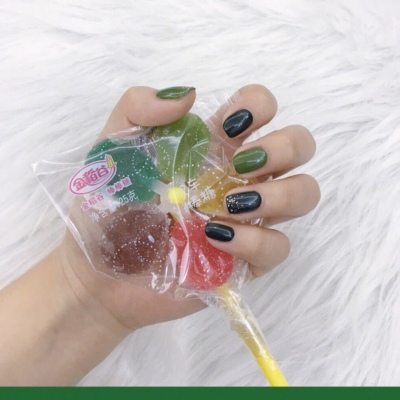 江喻绾        手控/背景图/绿色/记住我的好 或者记住我就好。?