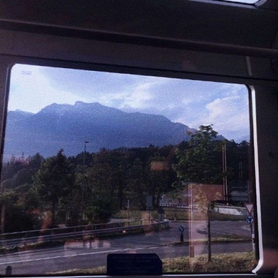 背景图/是心动啊