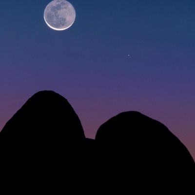 月牙儿:风景静物/背景美图/月亮/唯美夜景/天空