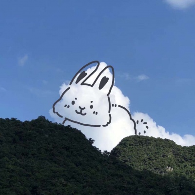 清新动物蓝天白云背景图?