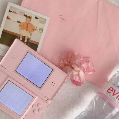 安奈 粉色少女系背景图 好好说话 不许凶我 不许冷战